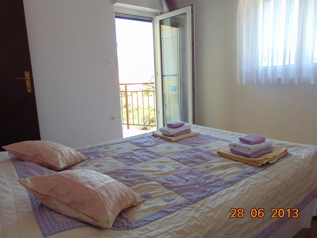Apartments Borozan Vinisce Quarto foto