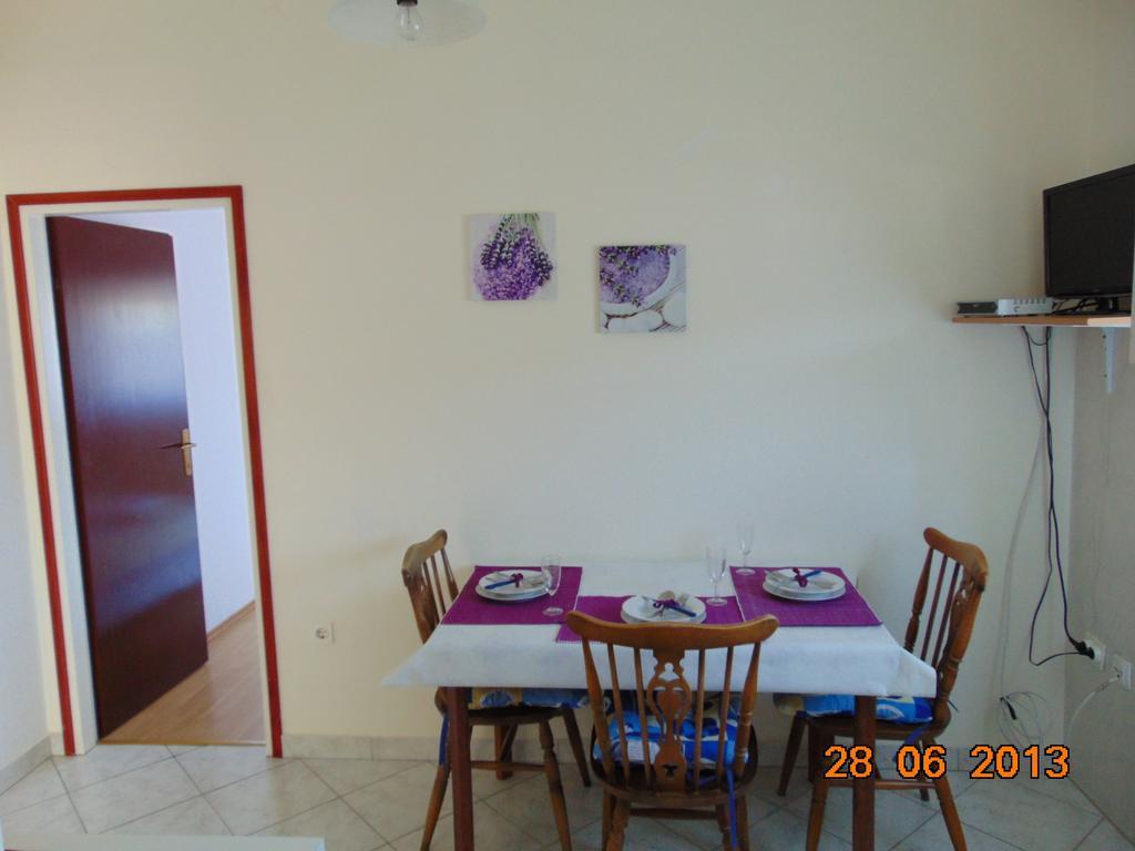 Apartments Borozan Vinisce Quarto foto