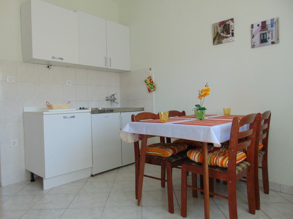 Apartments Borozan Vinisce Quarto foto