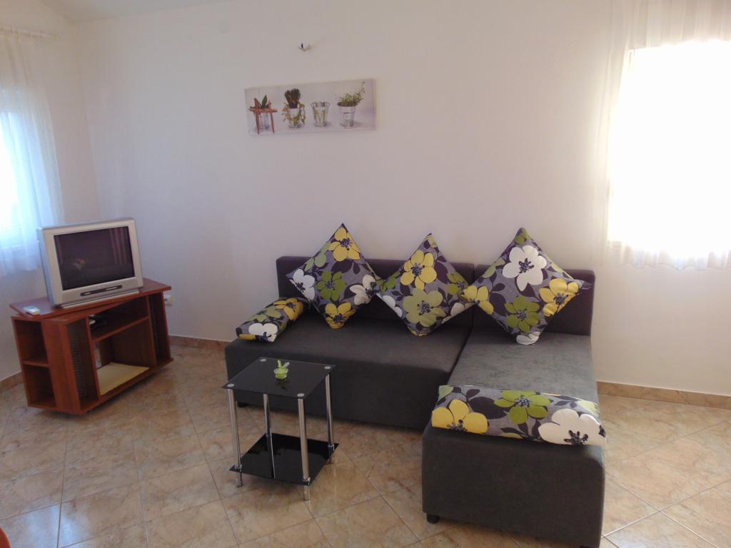 Apartments Borozan Vinisce Quarto foto