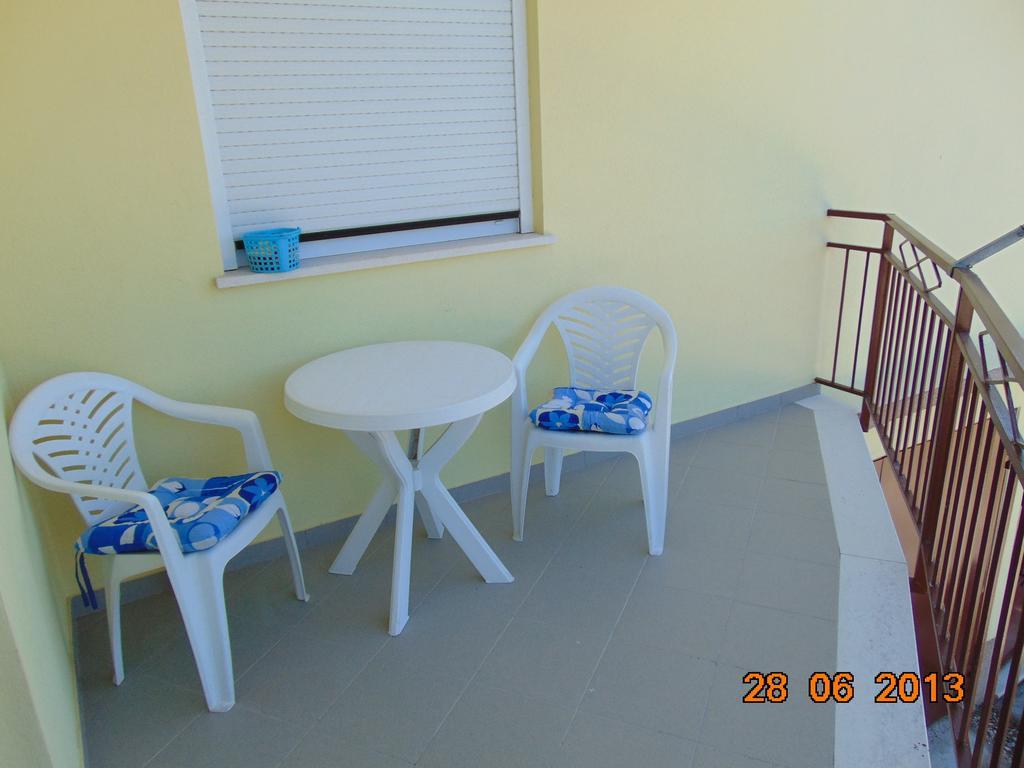 Apartments Borozan Vinisce Quarto foto